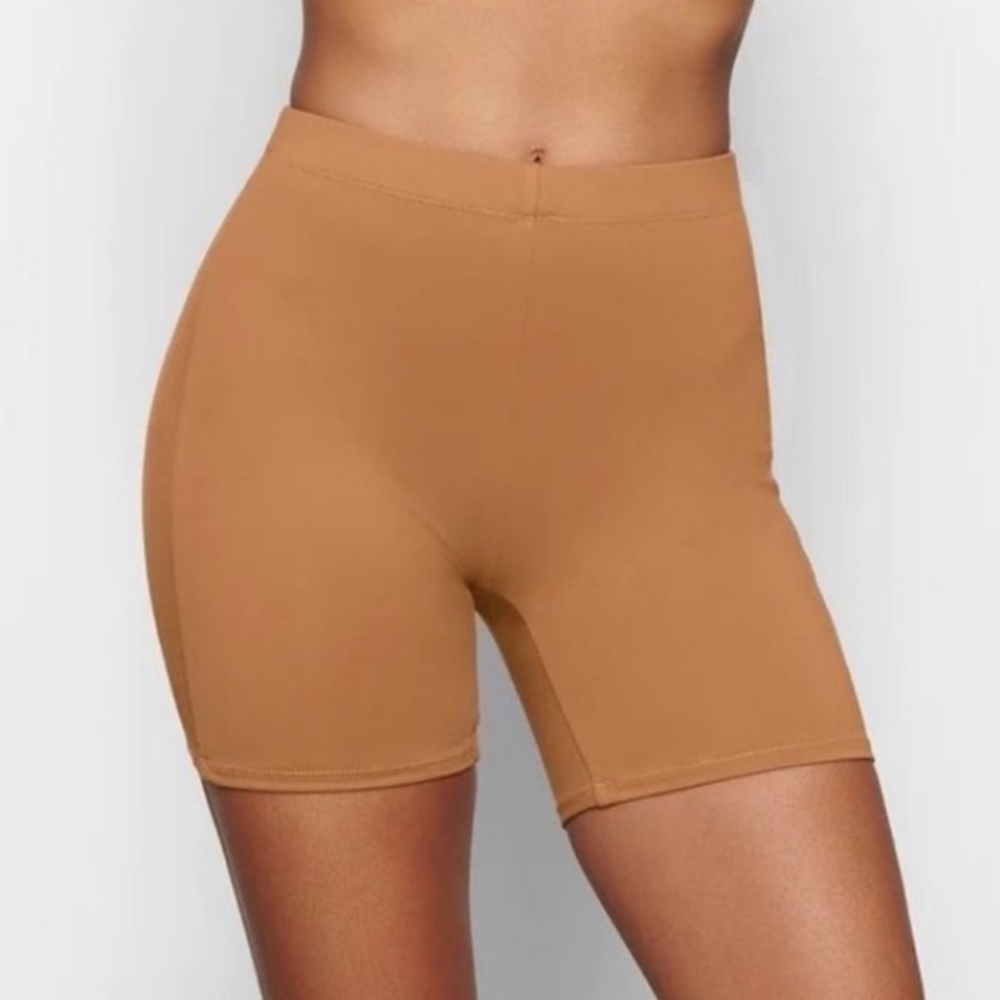 SKIMS Swim Shorts womens - Picture 2 of 9
